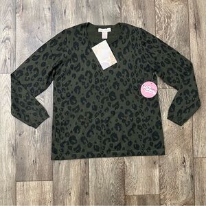 Emma’s Expression Maternity Fashion Green Leopard Print Top Sweater